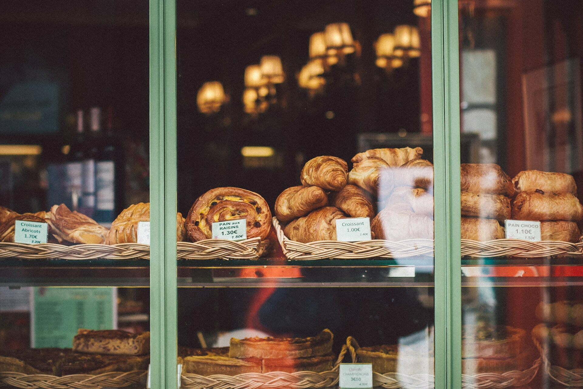 Croissants inÂ Paris for foodie travelers