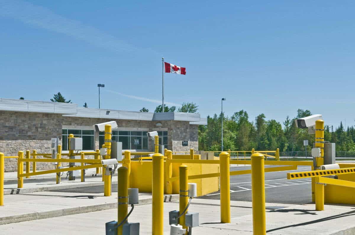 Canada Customs between St.Stephen New Brunswick and Calais Maine.