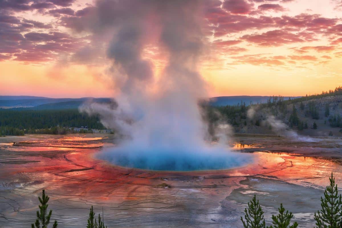 Top 5 Places To Stay While Visiting Yellowstone National Park