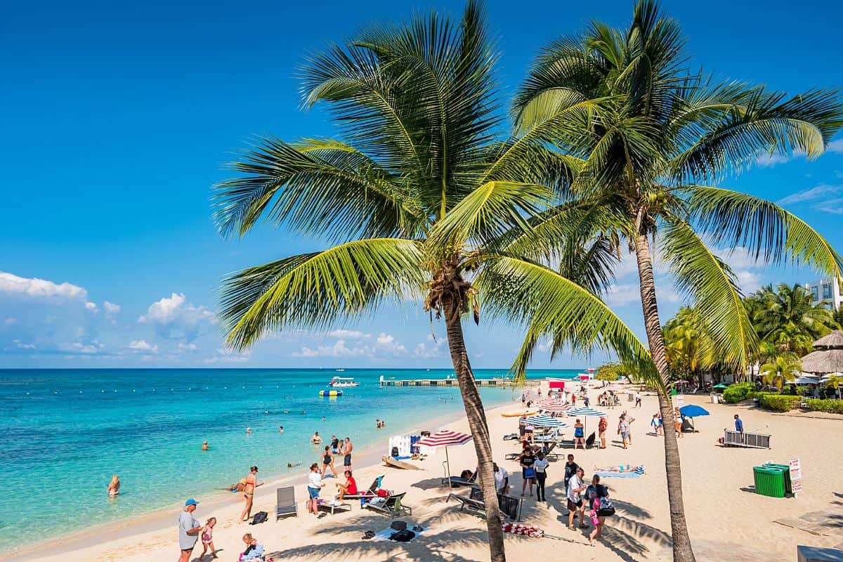 This Tropical Caribbean Island With Amazing Culture Sets New All-Time Tourist Record