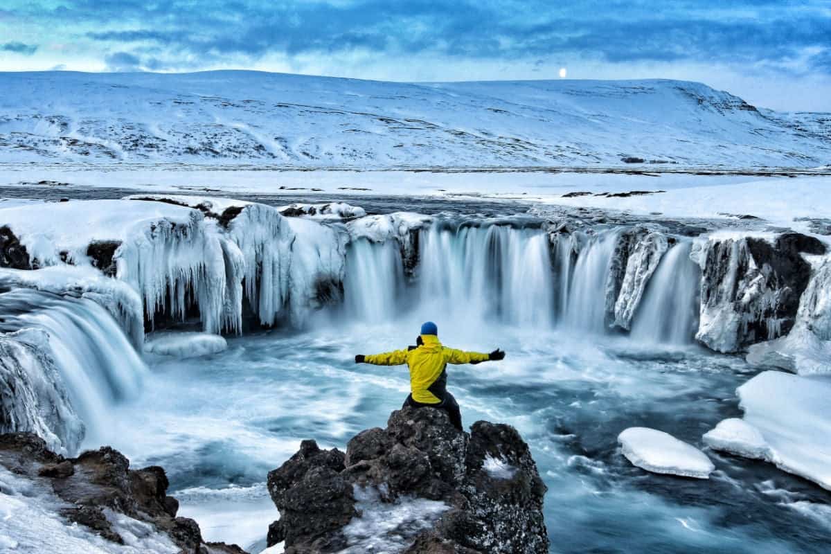 4 Important Things Travelers Need To Know About Visiting Iceland This Winter 