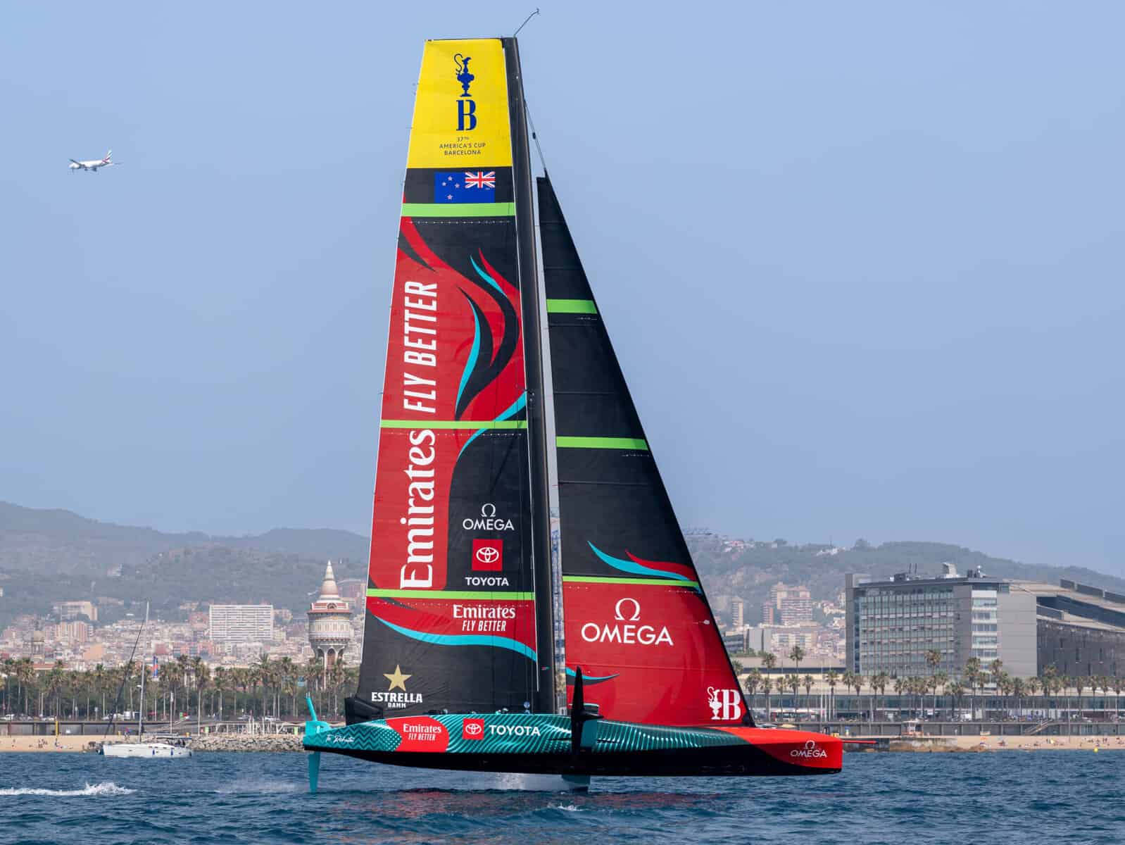 Emirates renews longstanding partnership with Emirates Team New Zealand for the 37th America’s Cup